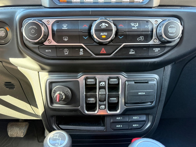 Used 2022 Jeep Wrangler Unlimited Sport w/ Sun And Sound Package image 24