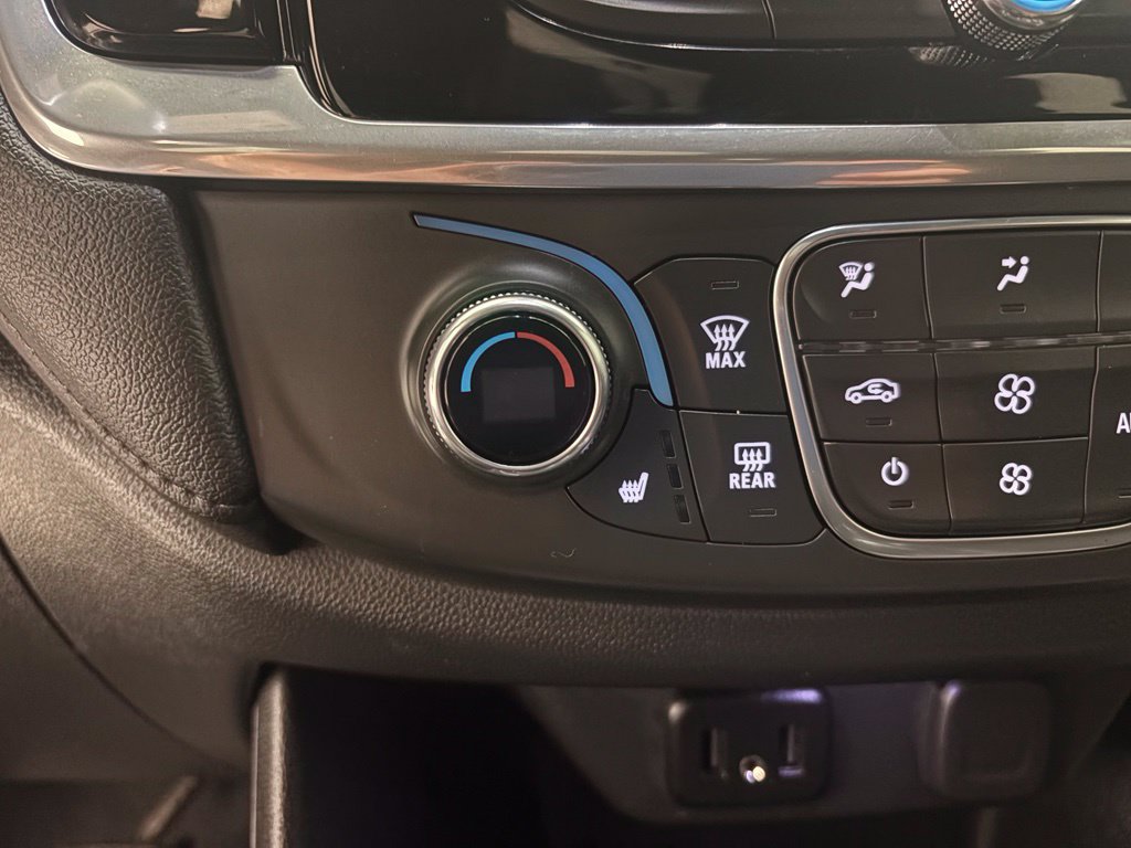 Used 2022 Chevrolet Traverse LT FWD image 9