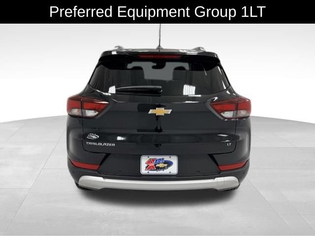 Used 2025 Chevrolet TrailBlazer LT w/ Convenience Package FWD image 4