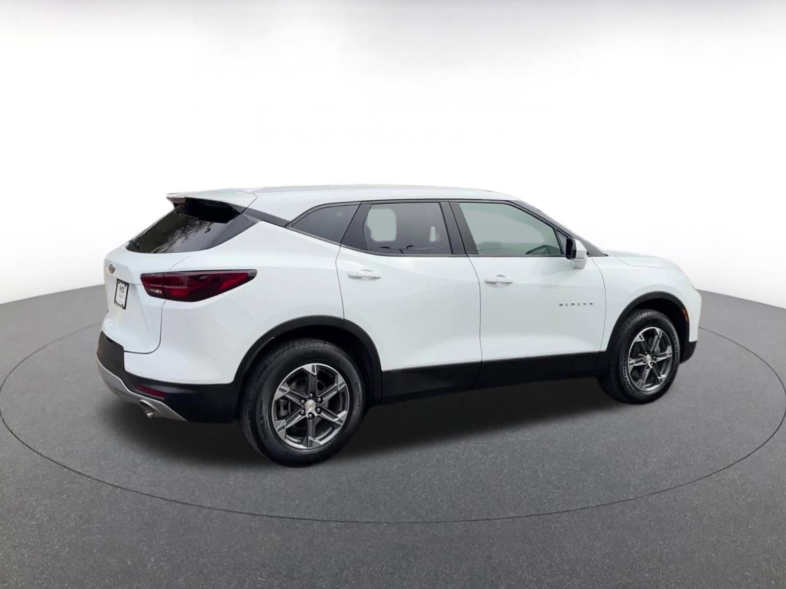 Used 2025 Chevrolet Blazer LT FWD image 15
