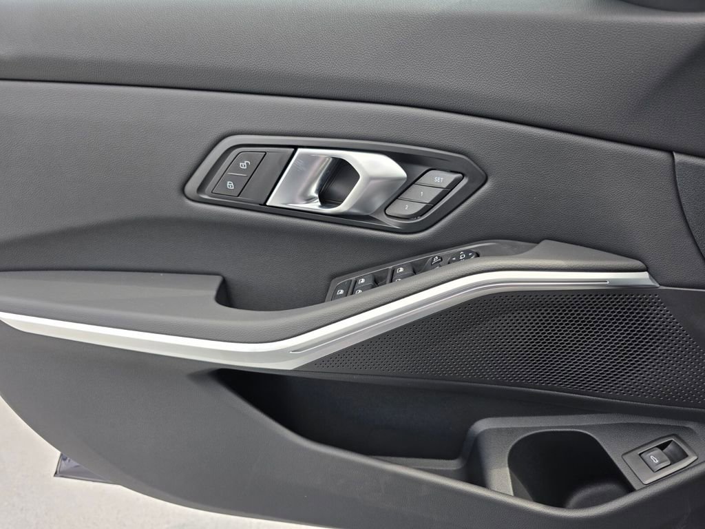 New 2026 BMW 330i Sedan w/ M Sport Package image 17