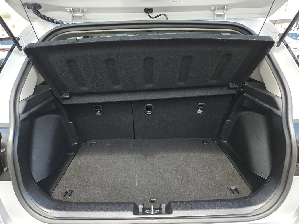Used 2025 Hyundai Venue SEL FWD image 24