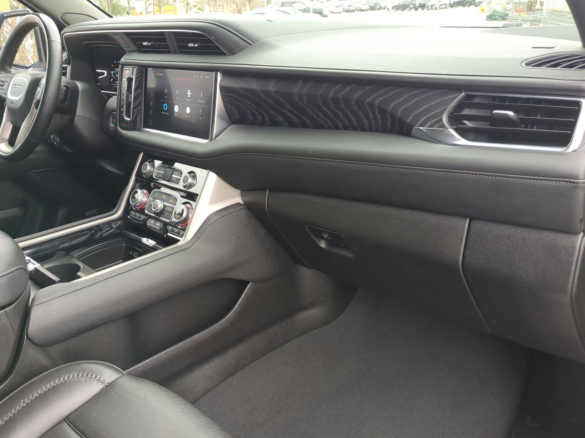 Used 2024 GMC Yukon Denali image 32