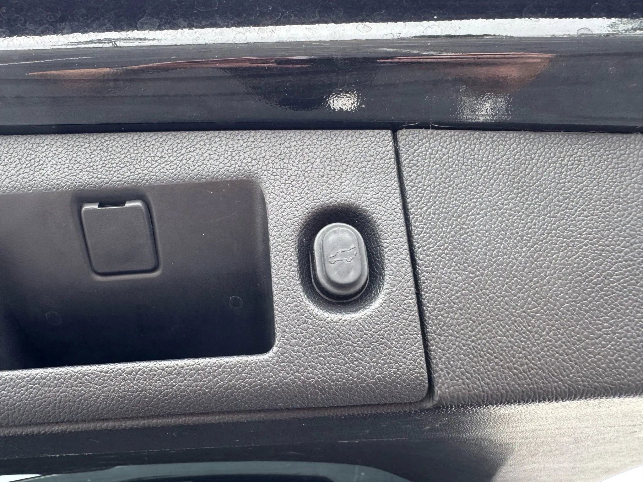 Used 2017 Chevrolet Tahoe LT image 23