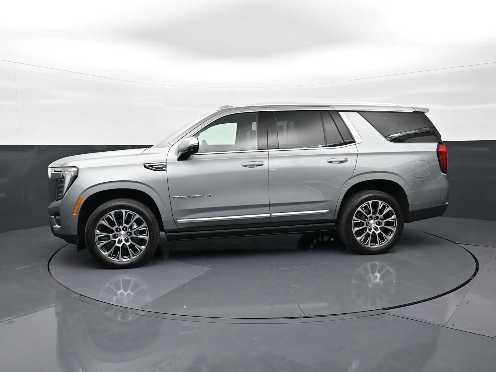 Used 2025 GMC Yukon Denali w/ Denali Reserve Package AWD/4WD image 8