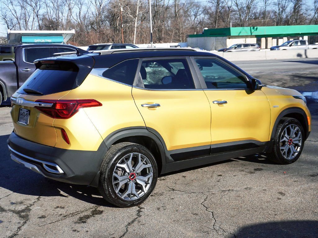 Used 2023 Kia Seltos SX image 11