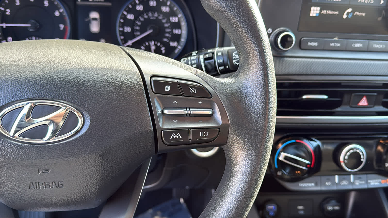 Used 2023 Hyundai Kona SEL image 16