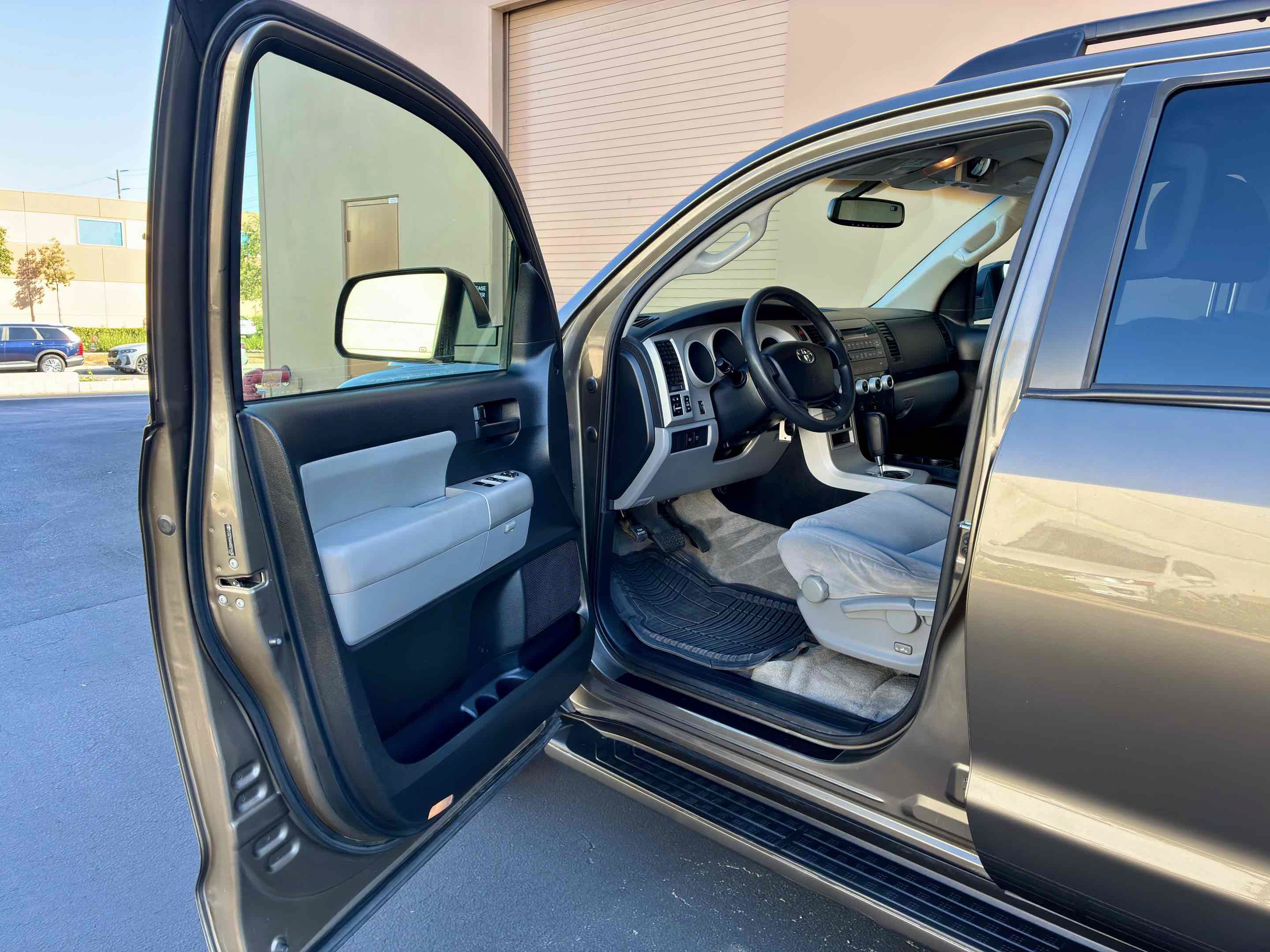 Used 2008 Toyota Sequoia SR5 RWD image 28