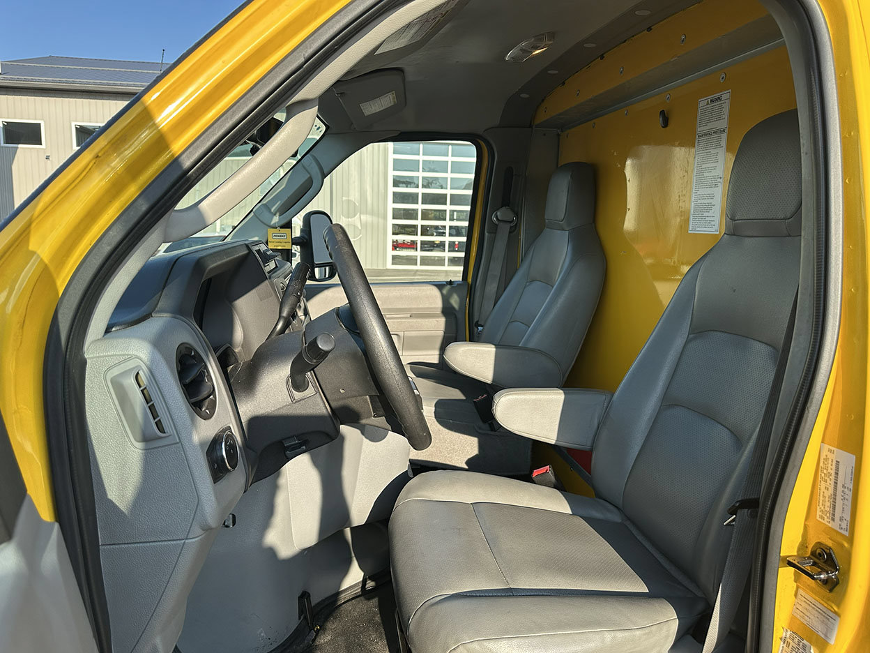 Used 2022 Ford E-350 and Econoline 350 Super Duty RWD image 23