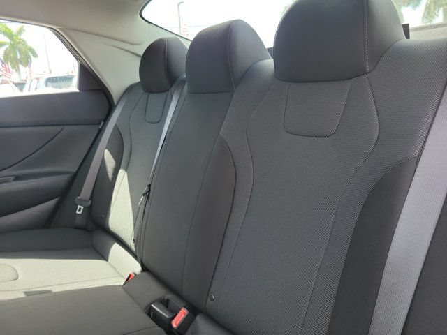 Certified 2026 Hyundai Elantra SE w/ Cargo Package FWD image 10