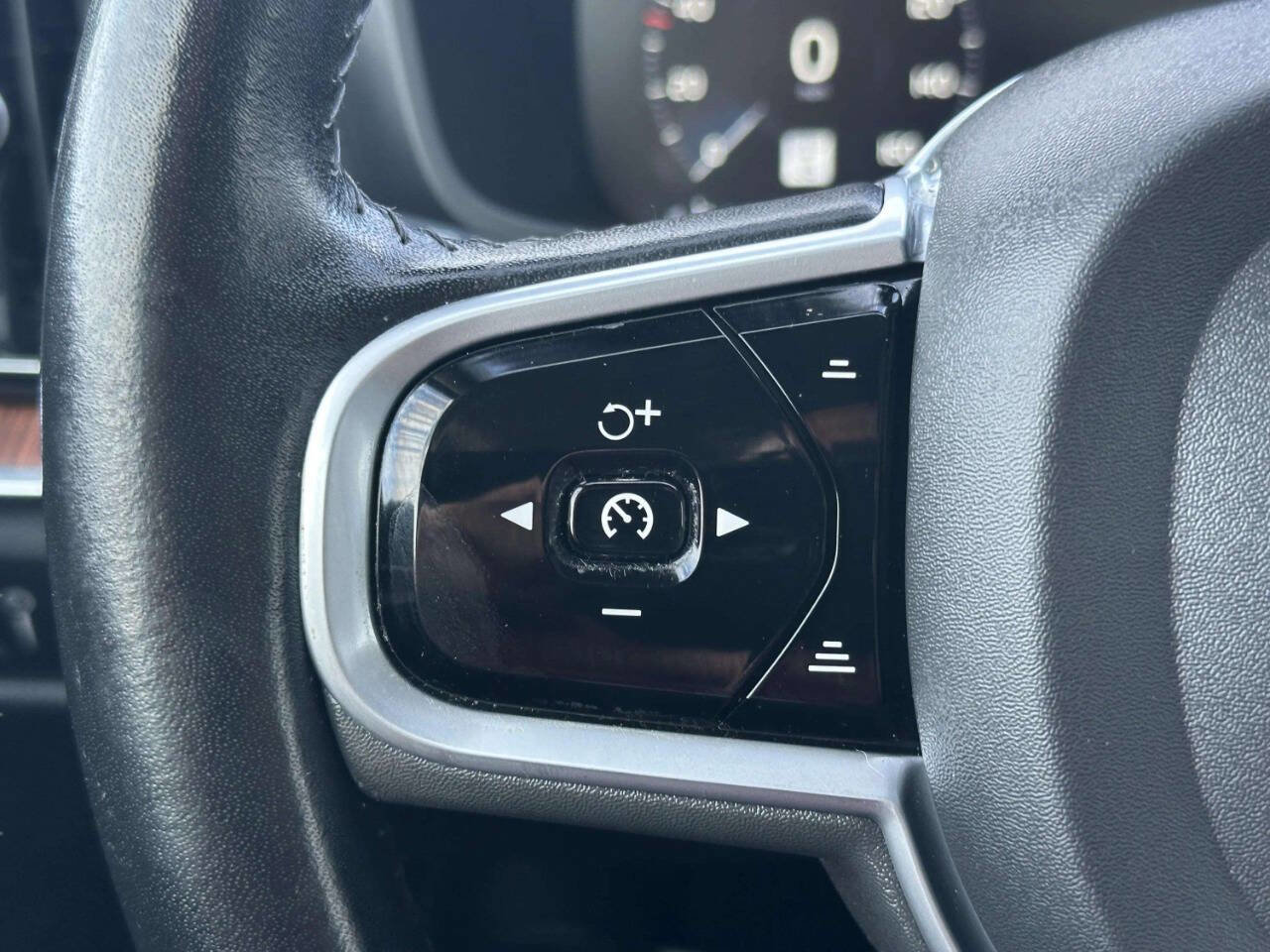 Used 2019 Volvo S60 T6 Momentum w/ Multimedia Package AWD/4WD image 29