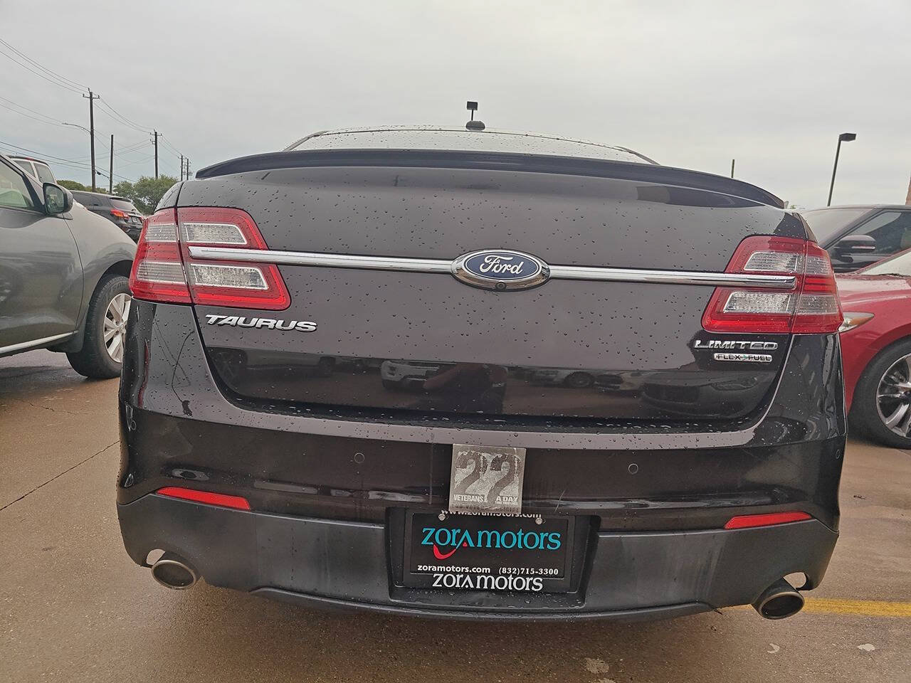 Used 2013 Ford Taurus Limited FWD image 6