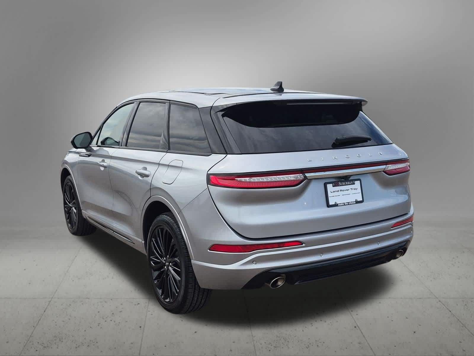Used 2023 Lincoln Corsair AWD w/ Equipment Group 101A image 4