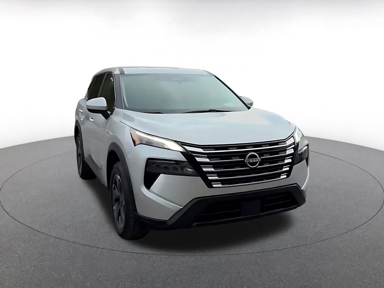 Used 2025 Nissan Rogue SV FWD image 3