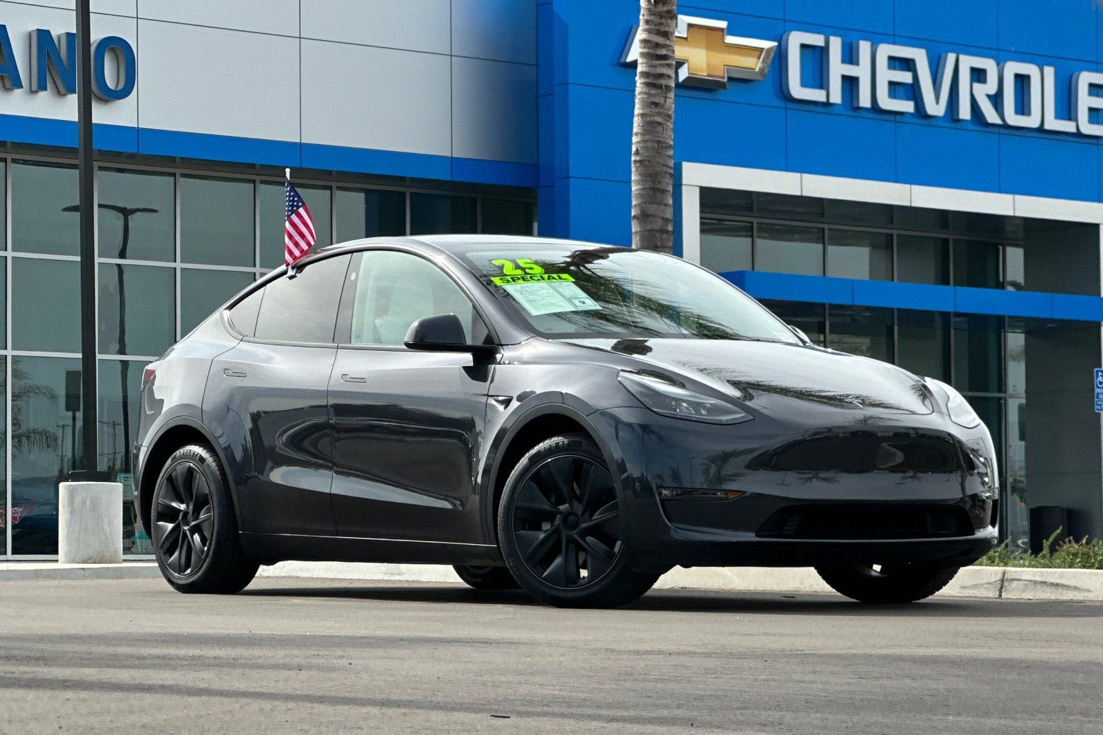 Used 2025 Tesla Model Y Long Range image 2