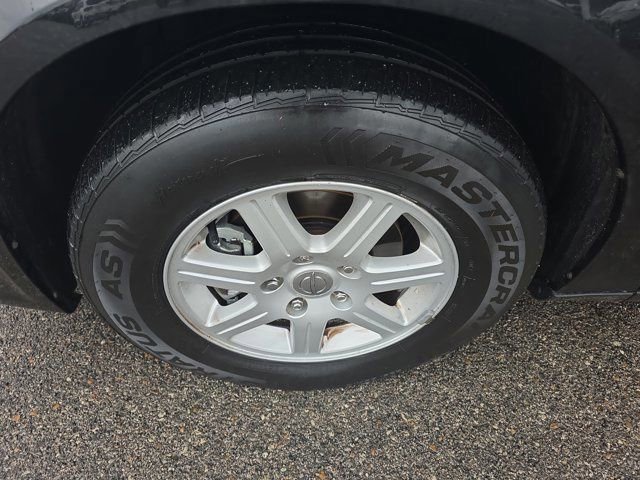 Used 2011 Chrysler Town & Country Touring FWD image 9