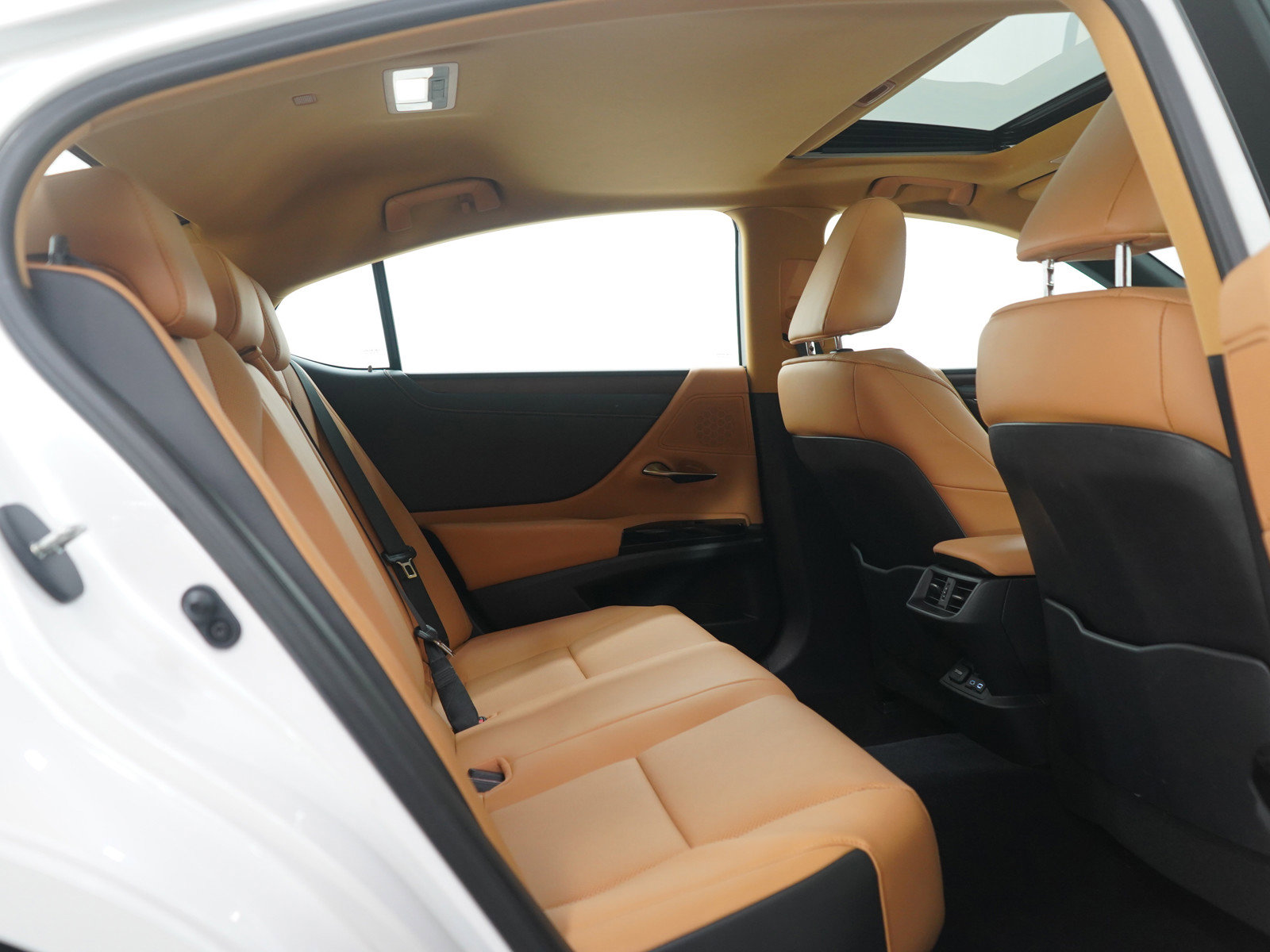 Used 2024 Lexus ES 250 w/ Premium Package image 13