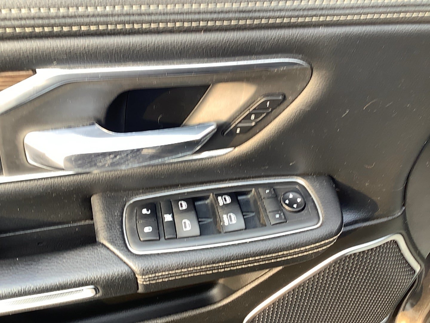 Certified 2019 RAM 1500 Laramie AWD/4WD image 9