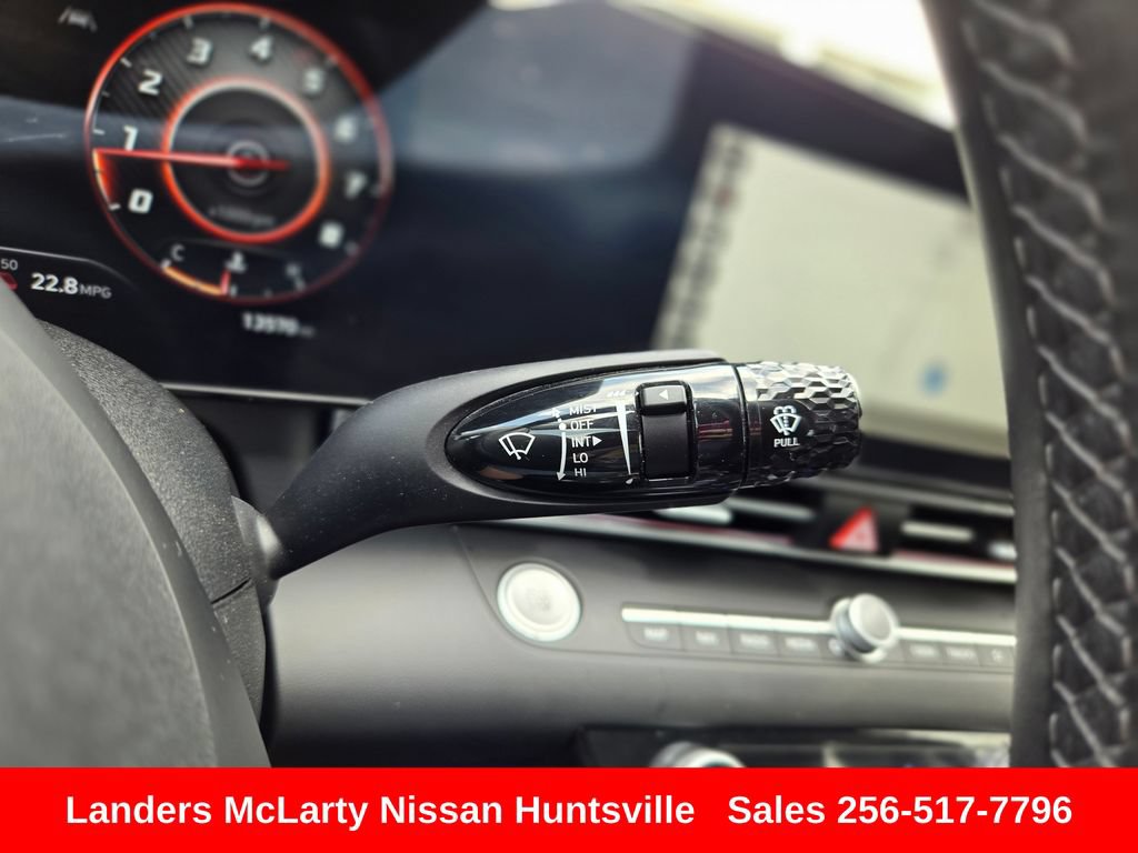 Used 2024 Hyundai Elantra Limited FWD image 24