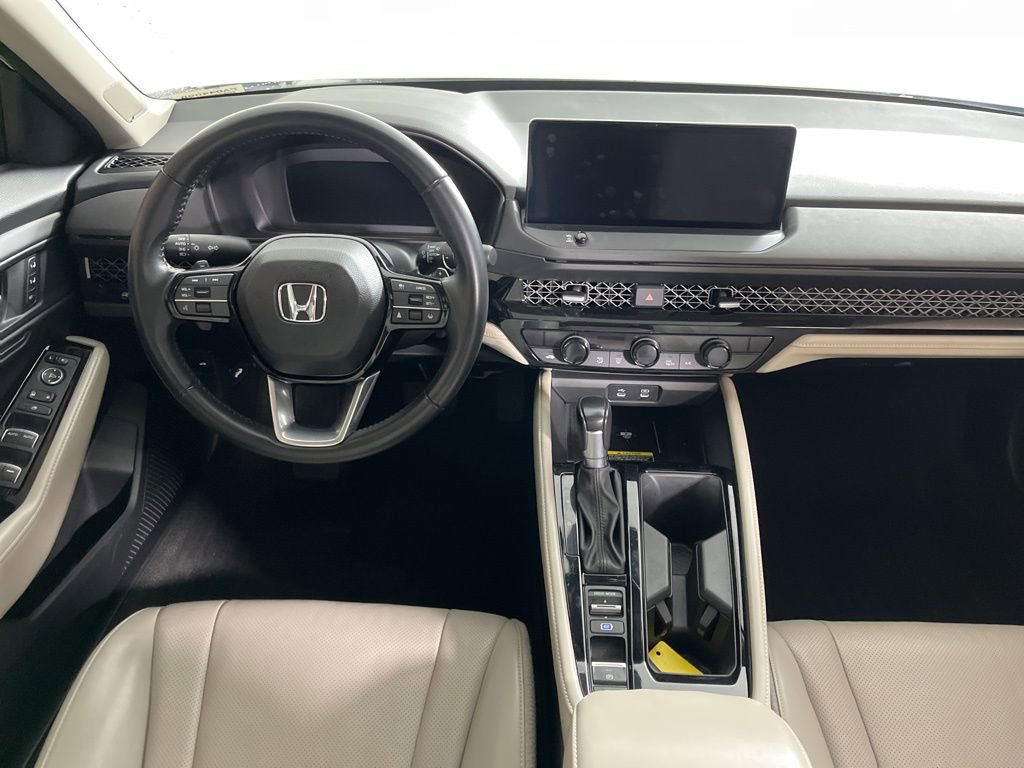 Used 2023 Honda Accord Touring image 5