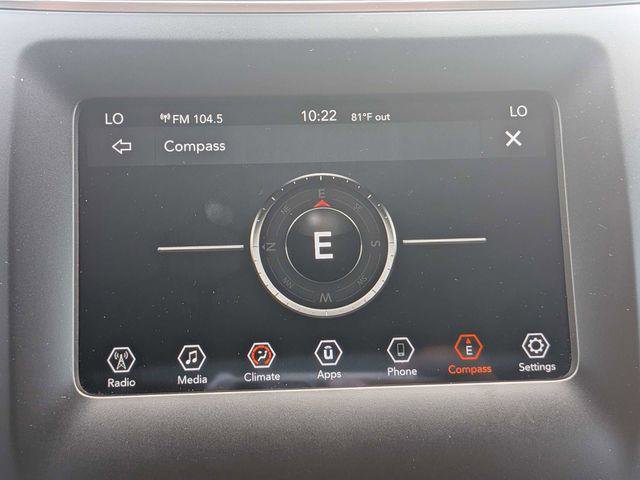 Certified 2019 Jeep Cherokee Latitude Plus w/ Comfort/Convenience Group FWD image 23