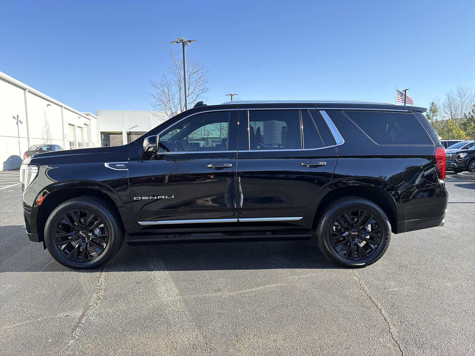 Used 2021 GMC Yukon Denali w/ Denali Premium Package image 27