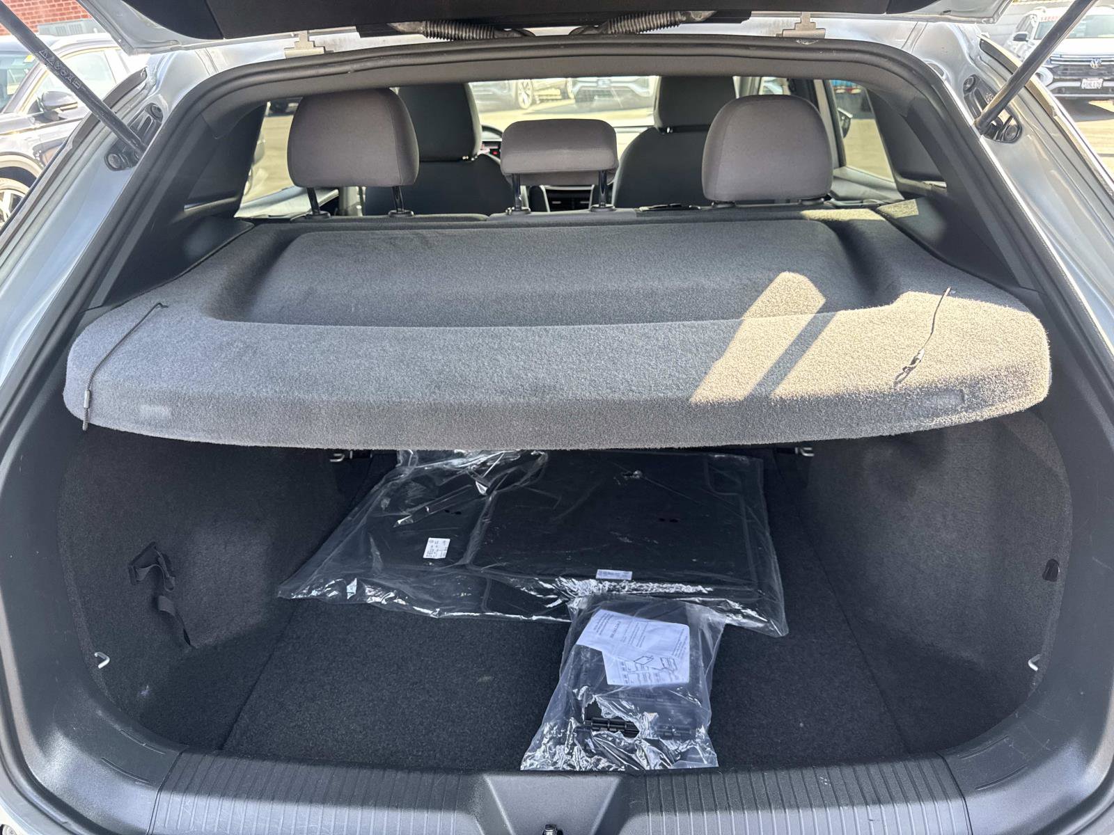 Used 2022 Volkswagen ID.4 Pro image 6