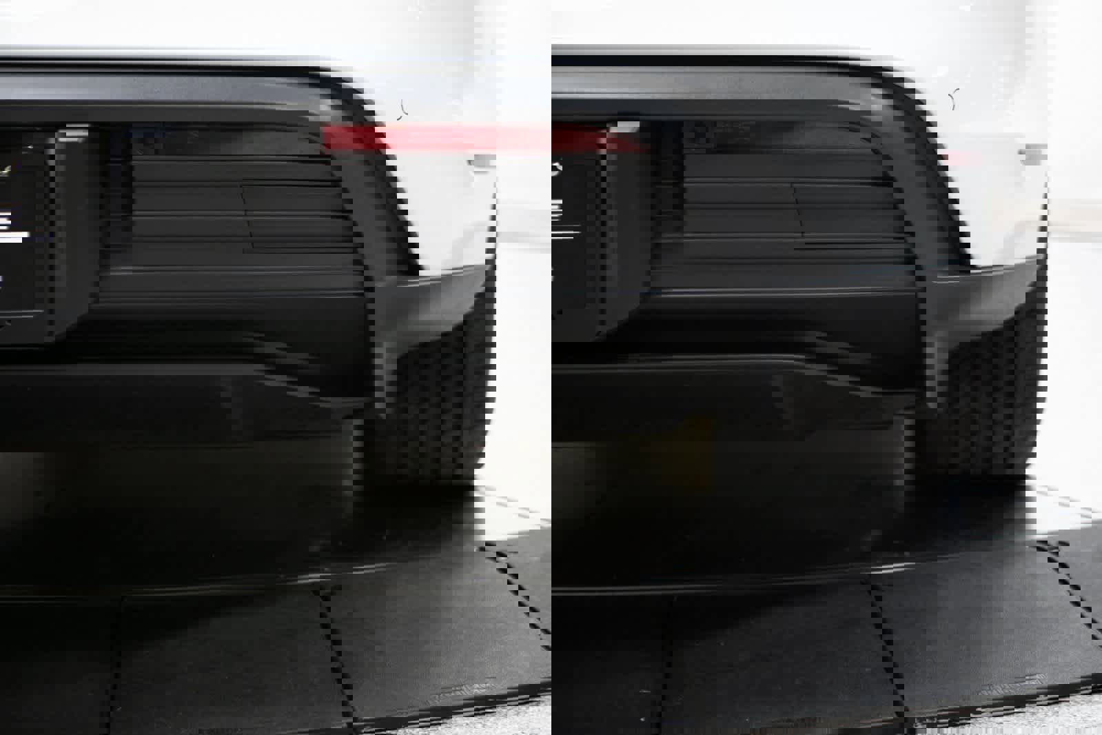 Certified 2025 Porsche Taycan image 36