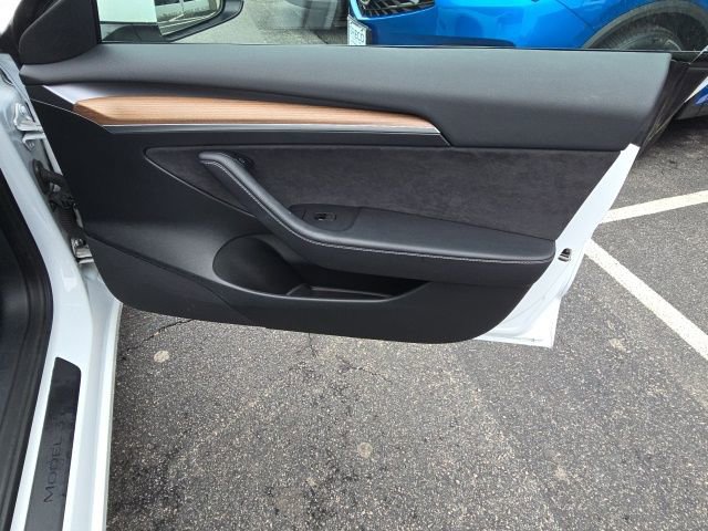 Used 2023 Tesla Model 3 Standard Range image 21