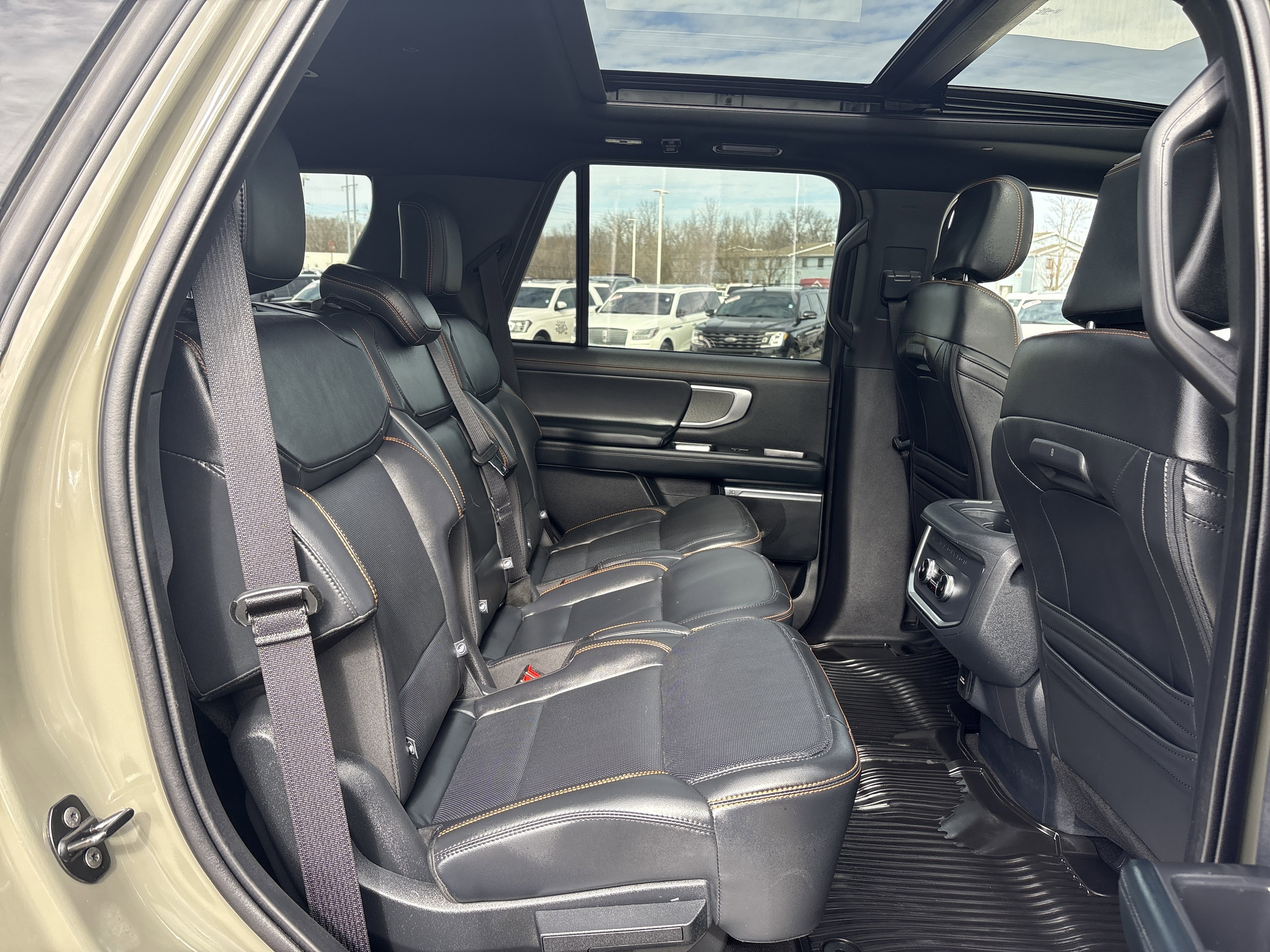 Used 2025 Ford Expedition Tremor image 11