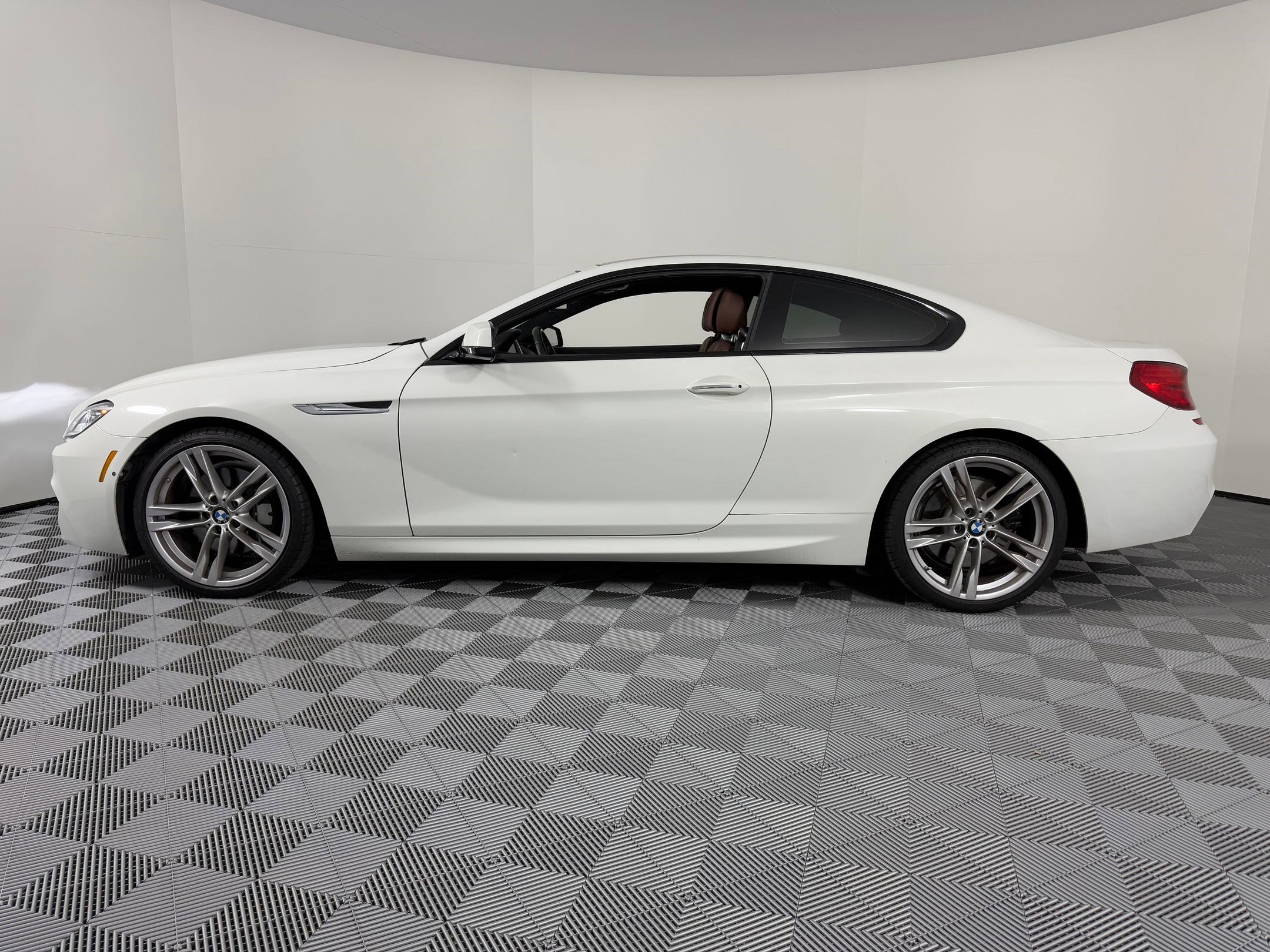 Used 2014 BMW 650i Coupe image 2