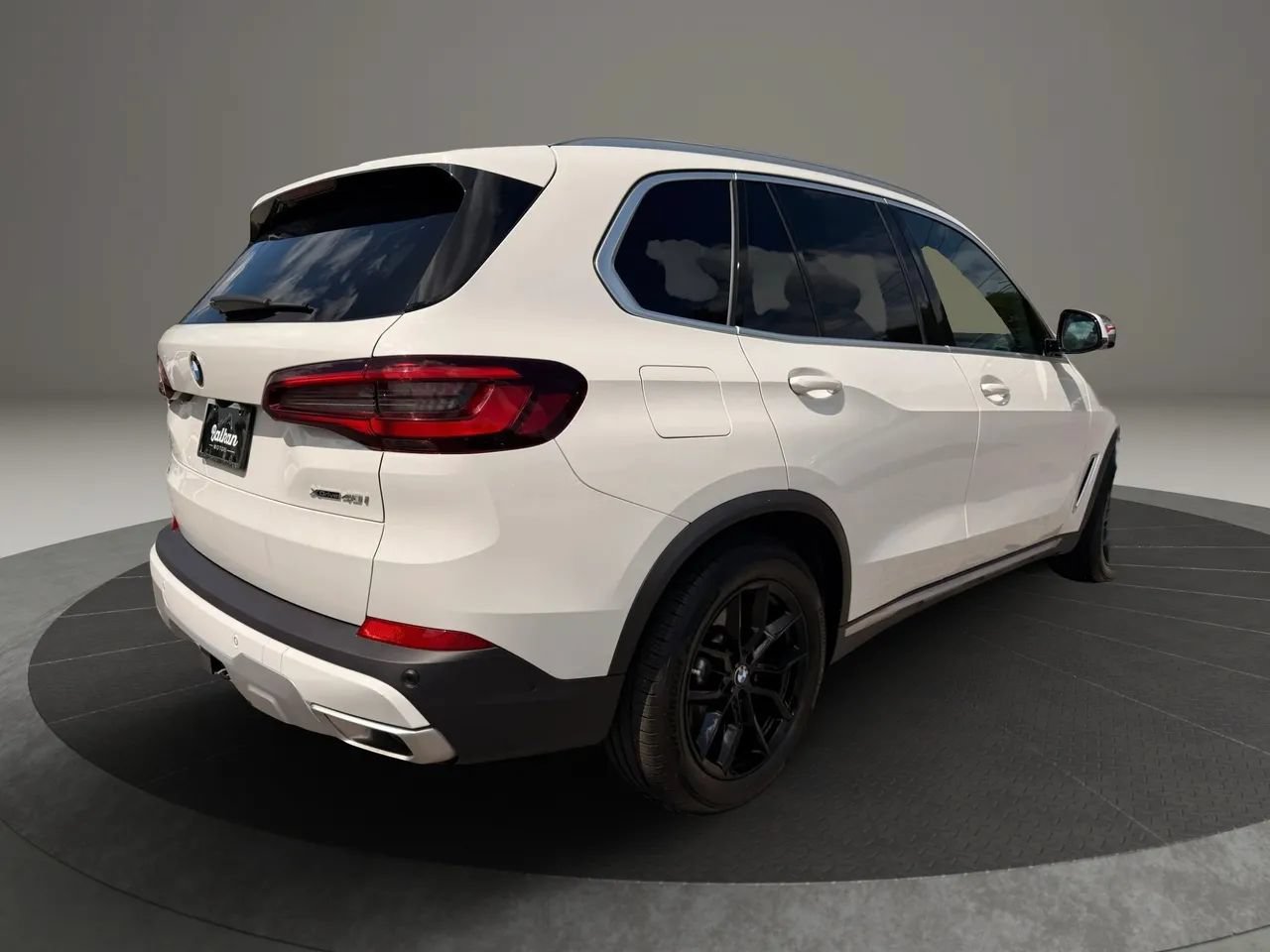 Used 2023 BMW X5 xDrive40i w/ Luxury Seating Package AWD/4WD image 5