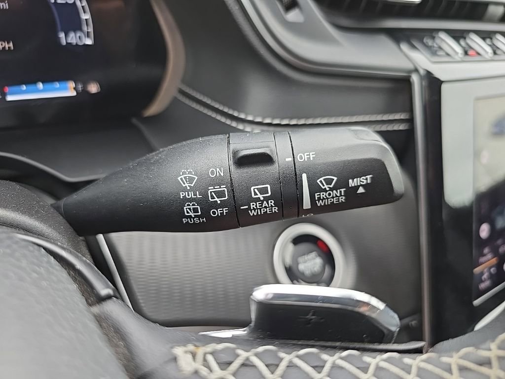 Used 2024 Jeep Grand Cherokee Laredo AWD/4WD image 23