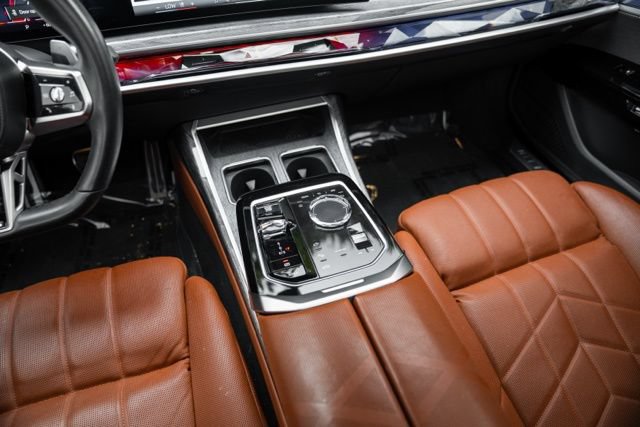 Used 2023 BMW 740i w/ Luxury Rear Seating Package RWD image 32