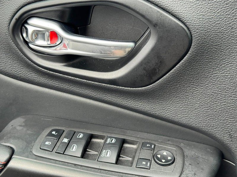 Used 2022 Jeep Cherokee Trailhawk w/ Comfort/Convenience Group image 24