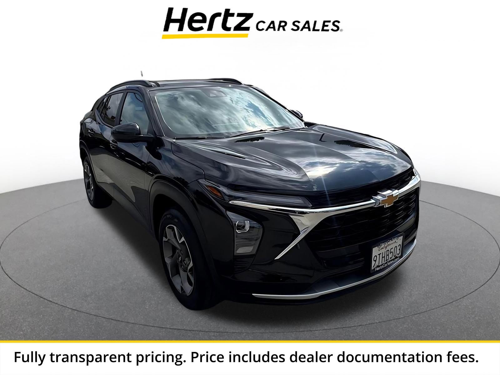 Used 2025 Chevrolet Trax LT FWD image 1