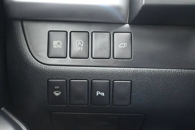Used 2019 Toyota Highlander Limited FWD image 28