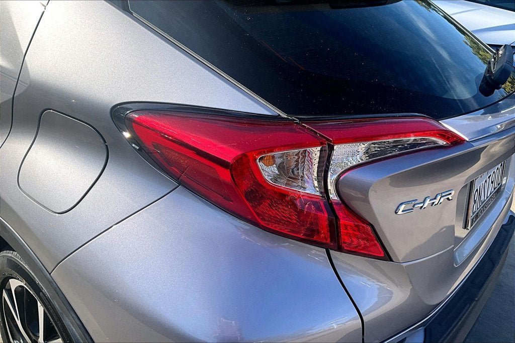 Used 2019 Toyota C-HR XLE FWD image 28