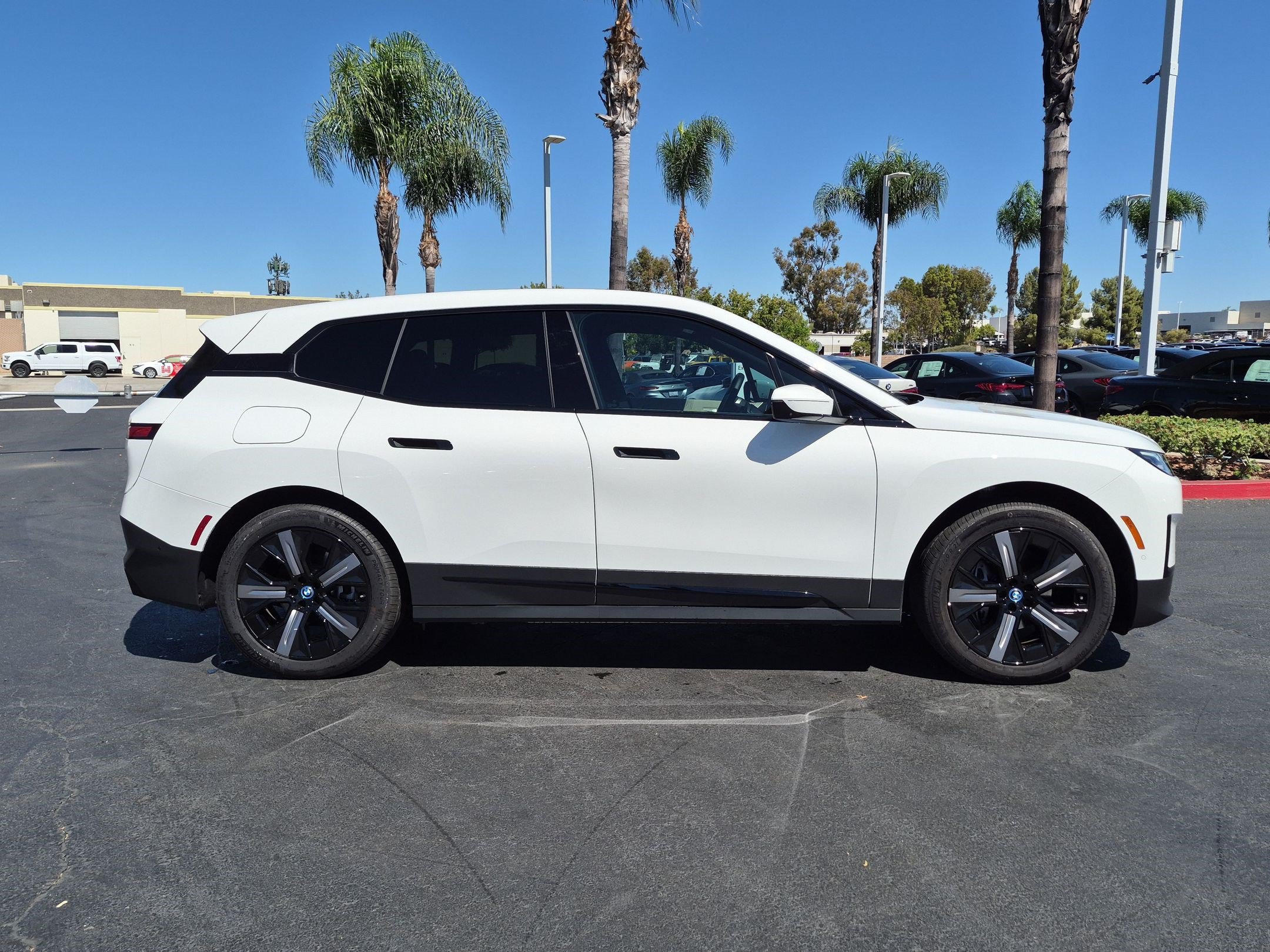 Certified 2025 BMW iX xDrive50 AWD/4WD image 11