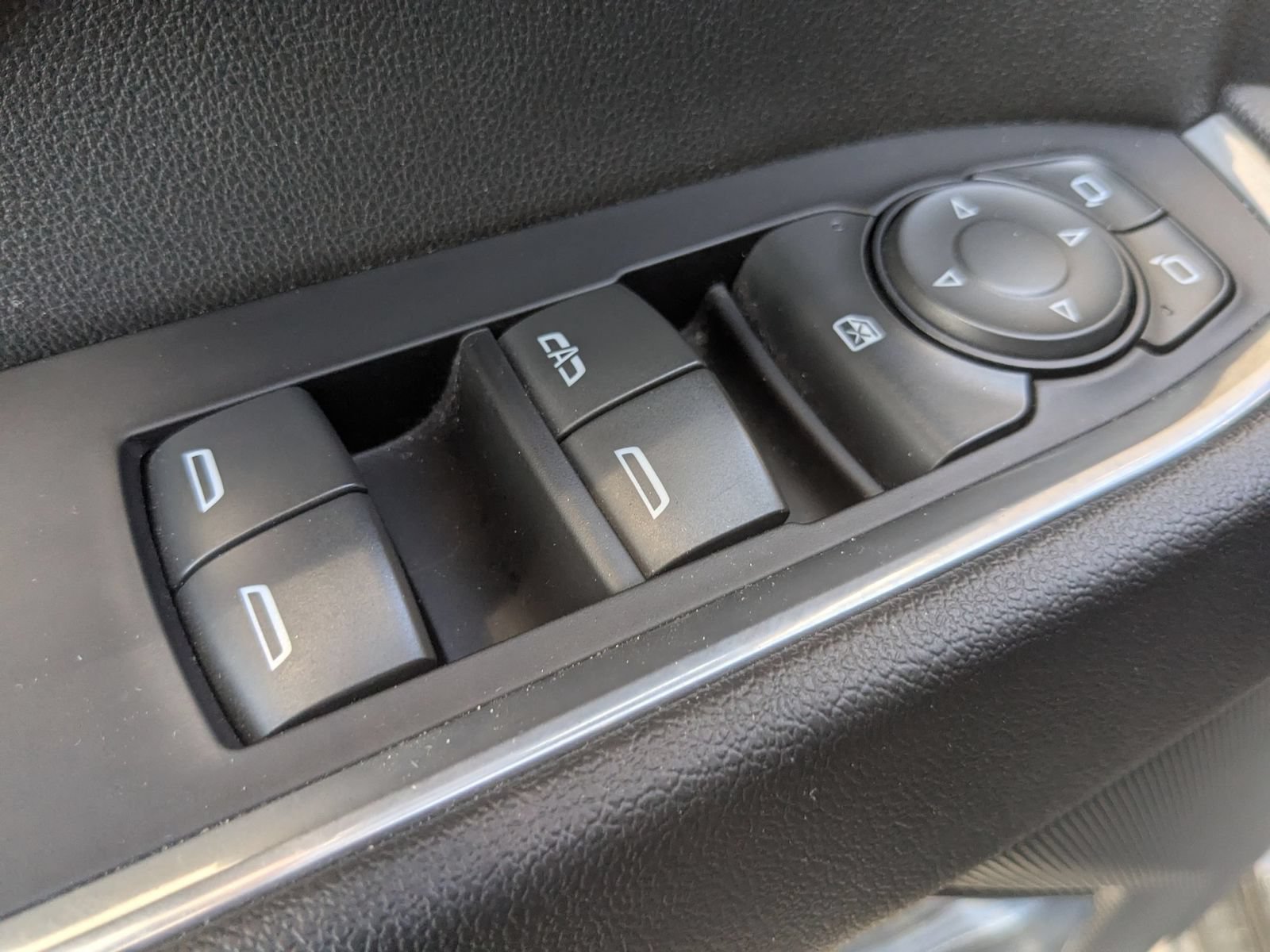 Used 2022 Chevrolet Silverado 1500 LT Trail Boss w/ Convenience Package II AWD/4WD image 12
