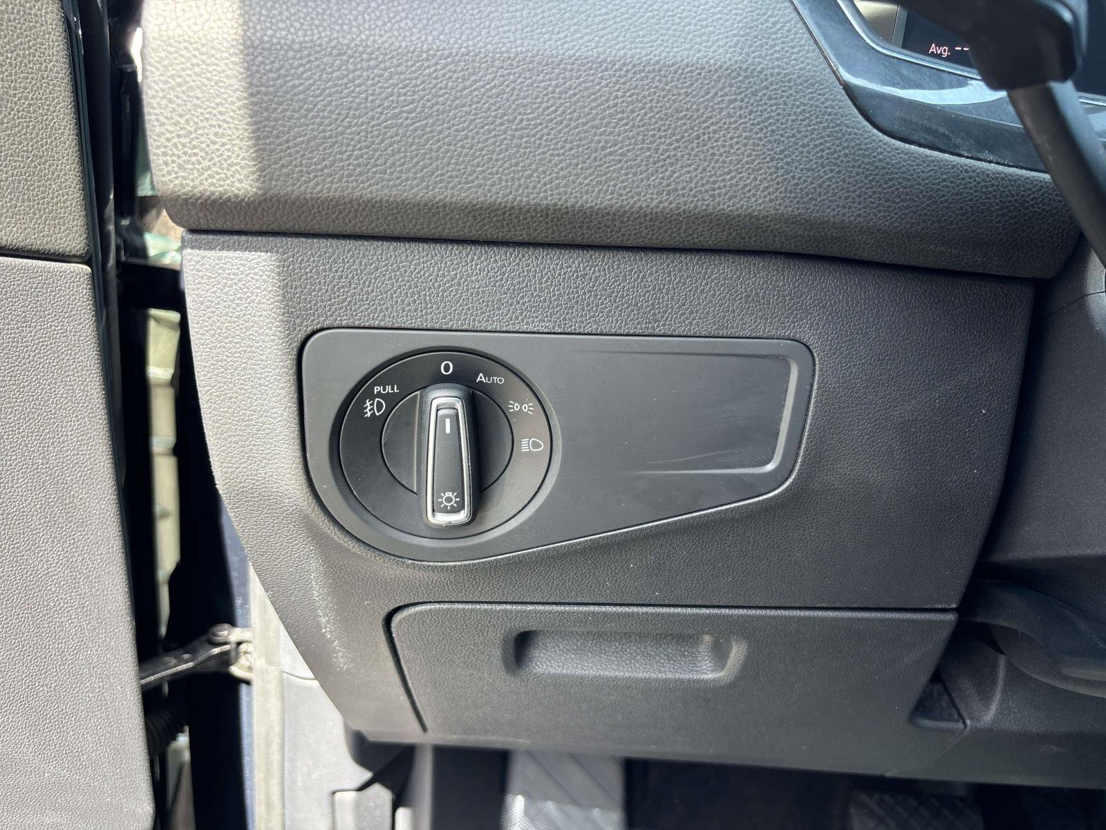 Used 2019 Volkswagen Tiguan SEL AWD/4WD image 19