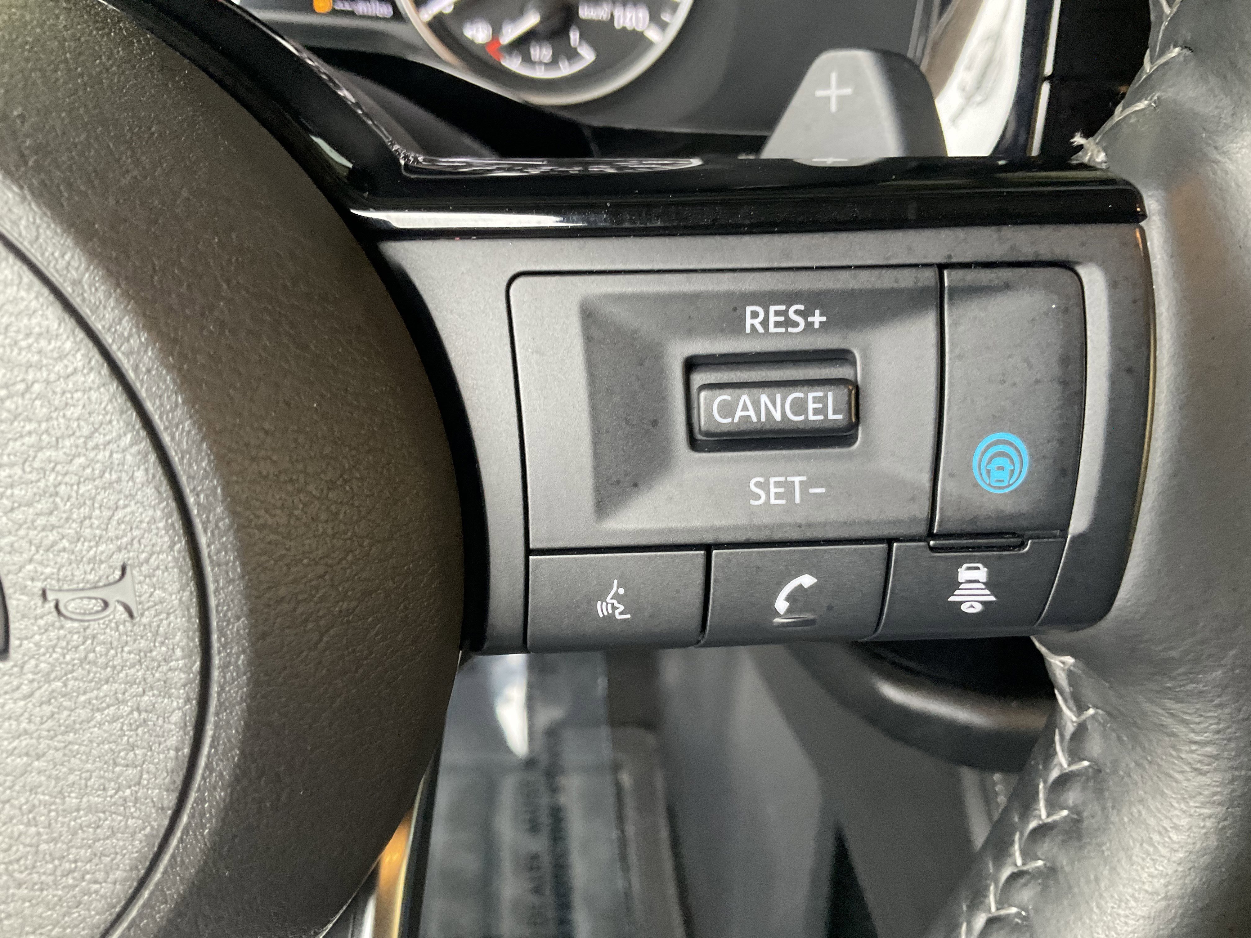 Used 2025 Nissan Pathfinder SL image 33