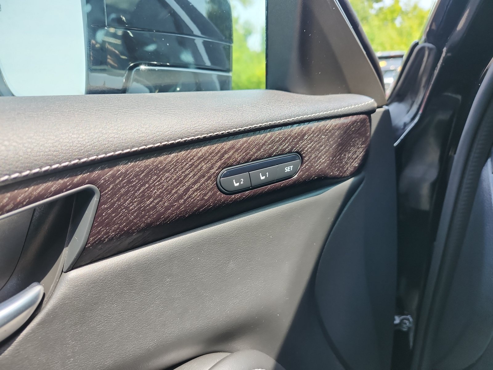 Used 2022 INFINITI QX60 Sensory w/ Cargo Package AWD/4WD image 17