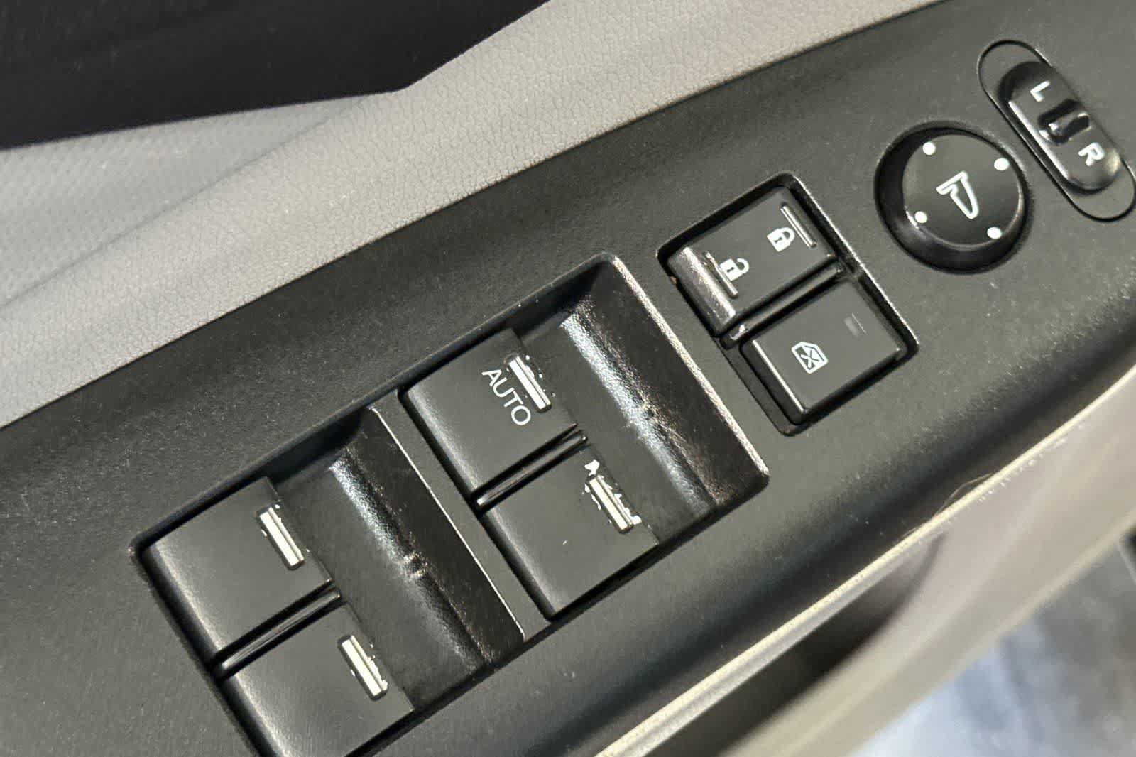 Used 2013 Honda CR-V LX image 14