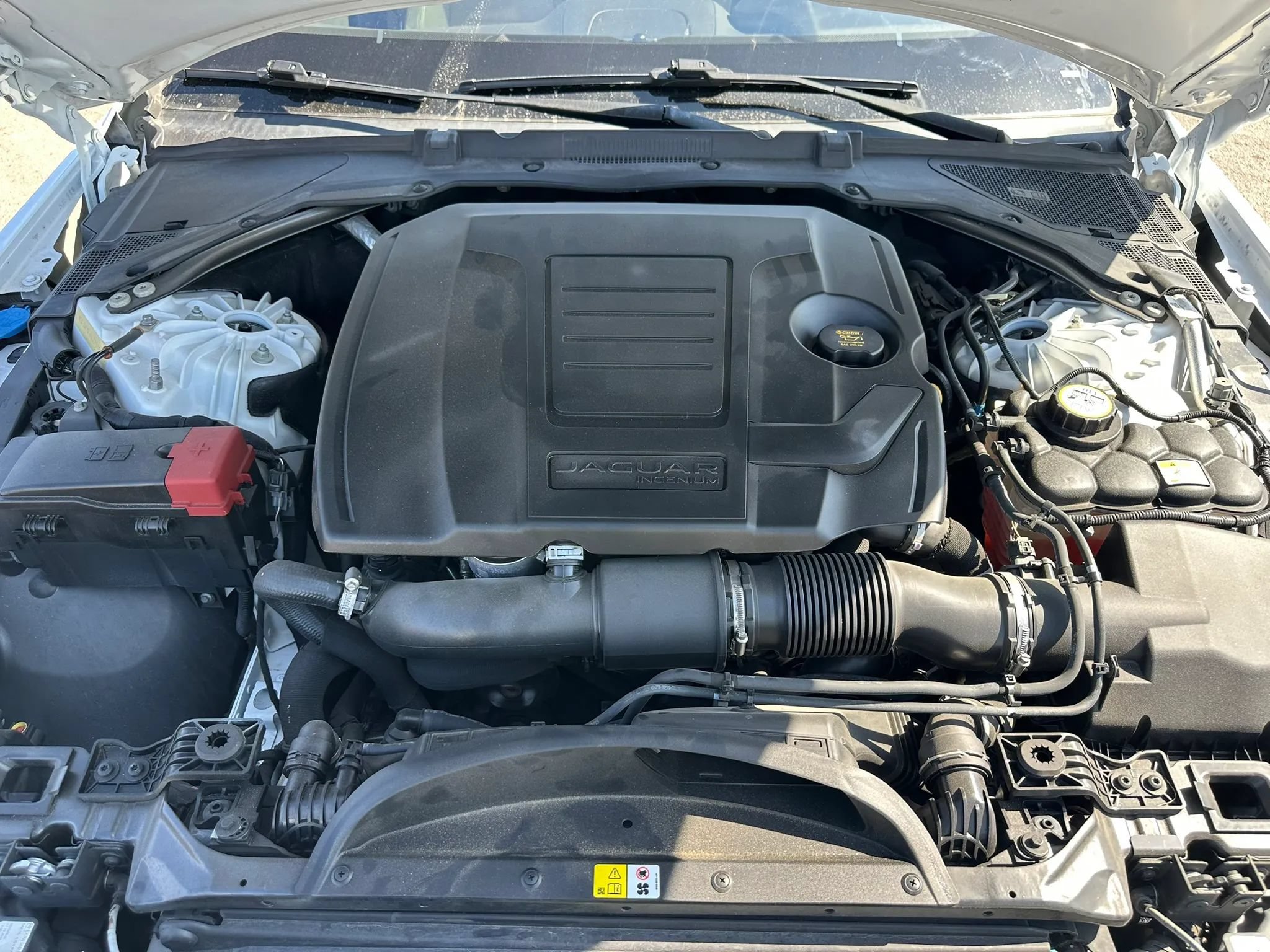 Used 2020 Jaguar XE S RWD image 19