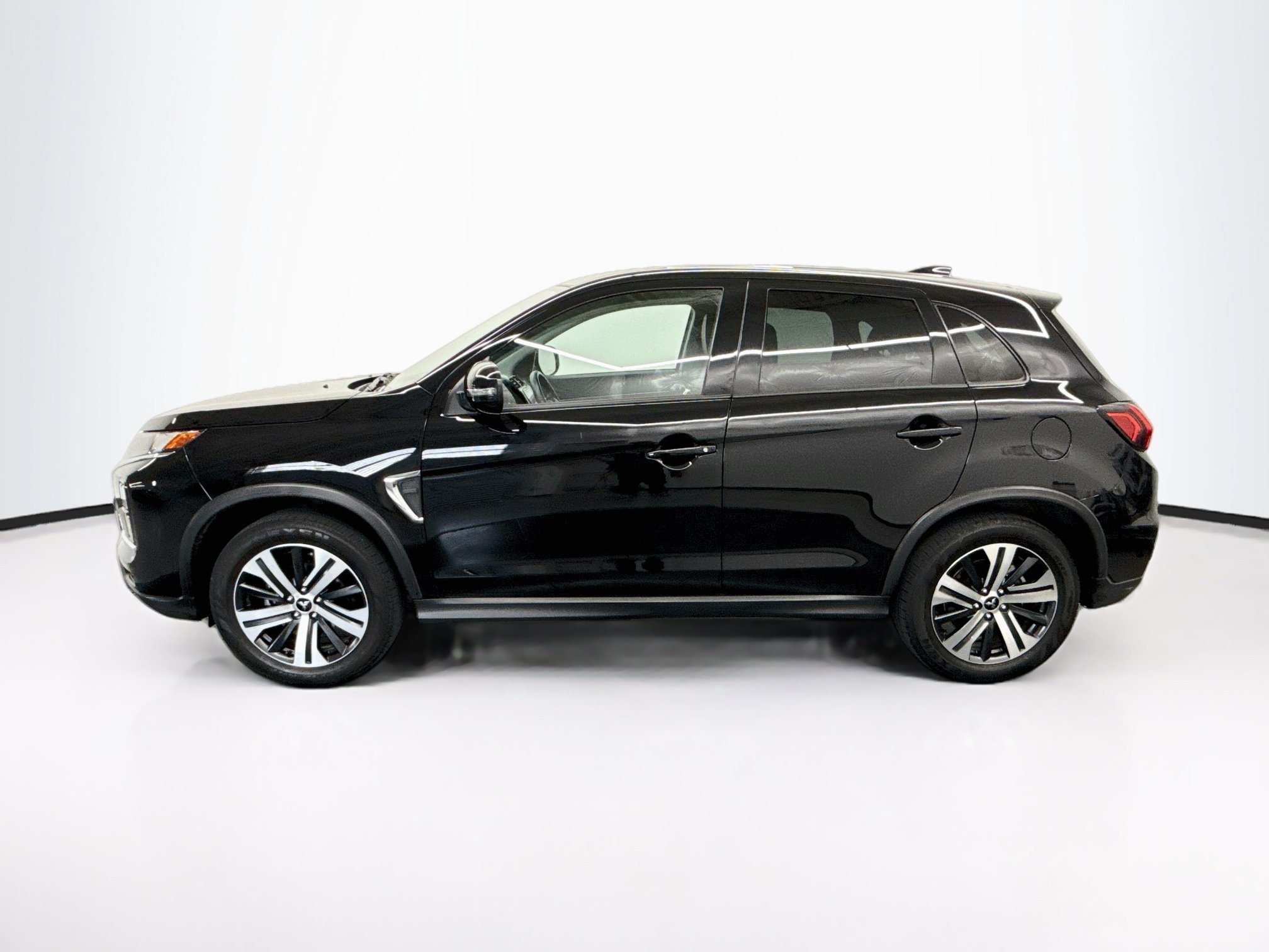 Used 2025 Mitsubishi Outlander Sport SE AWD/4WD image 4