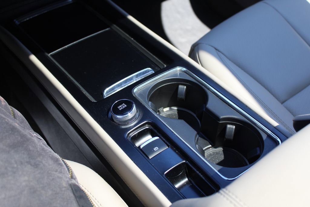 Used 2023 Lincoln Corsair FWD w/ Equipment Group 101A image 15