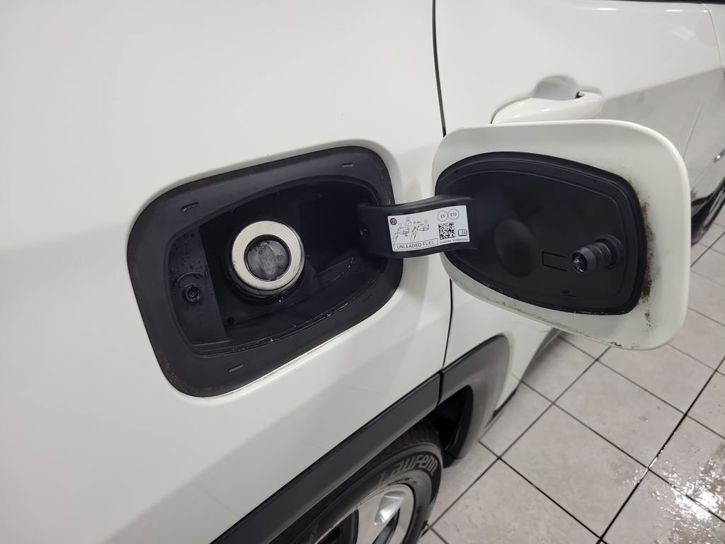 Used 2020 Jeep Compass Limited image 16