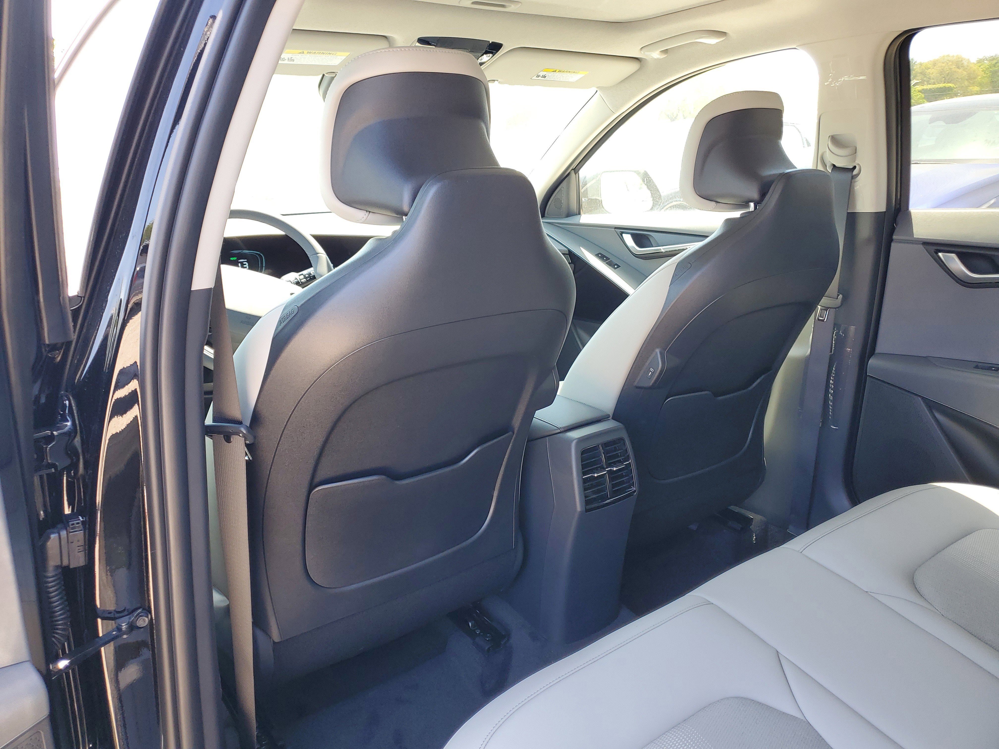 New 2025 Kia Niro EX Touring image 9