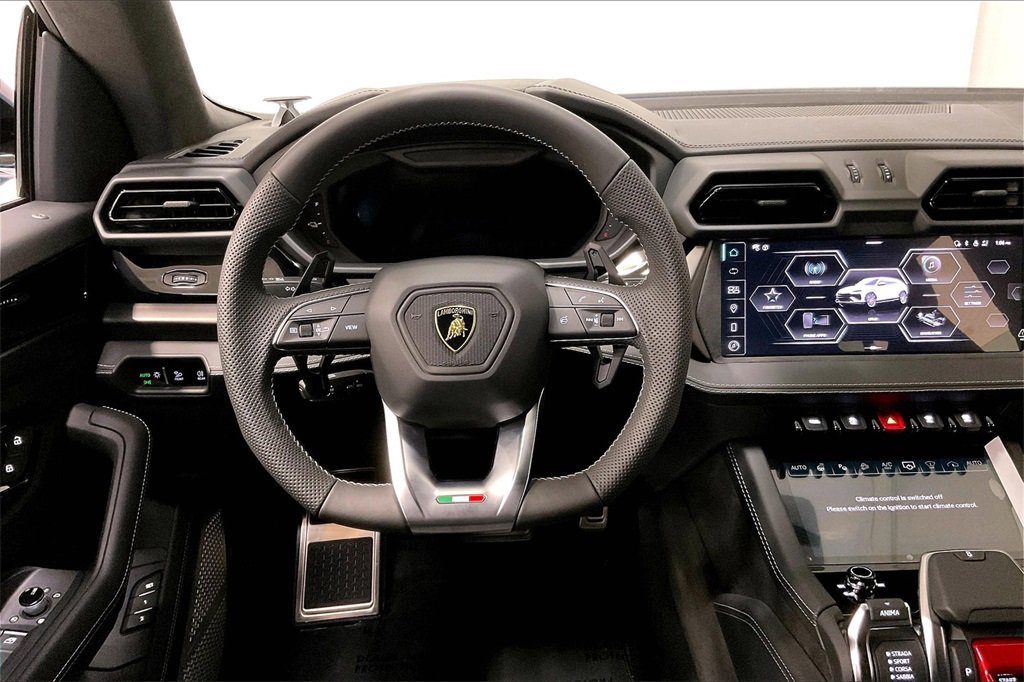 Used 2025 Lamborghini Urus SE image 9